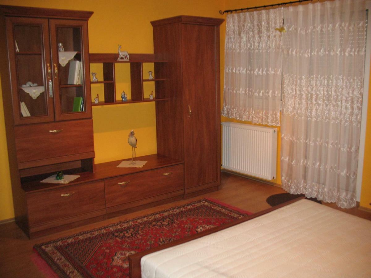 Kutyabarát medencés apartman Gyenesdiáson Kültér fotó